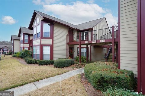 Photo of 905 WENTWORTH Ct, Alpharetta, GA 30022 (MLS # 10657481)