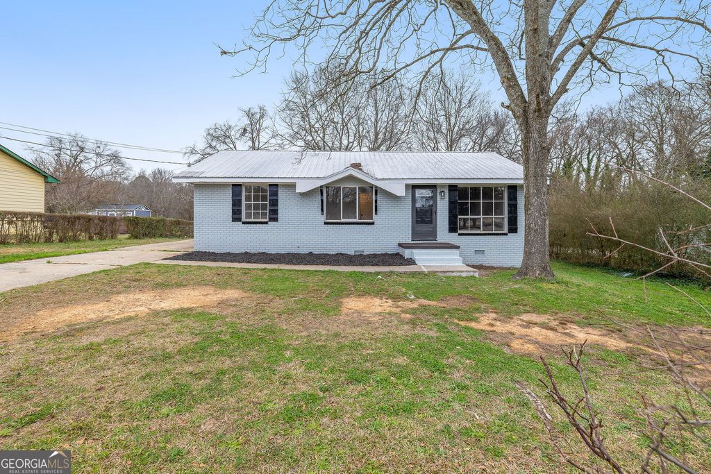 Photo of 395 Winn Street, Royston, GA 30662 (MLS # 10674352)