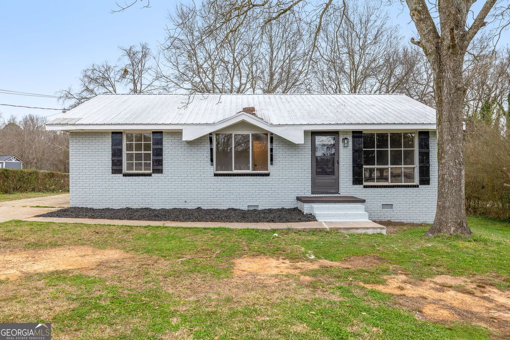 Photo of 395 Winn Street, Royston, GA 30662 (MLS # 10674352)