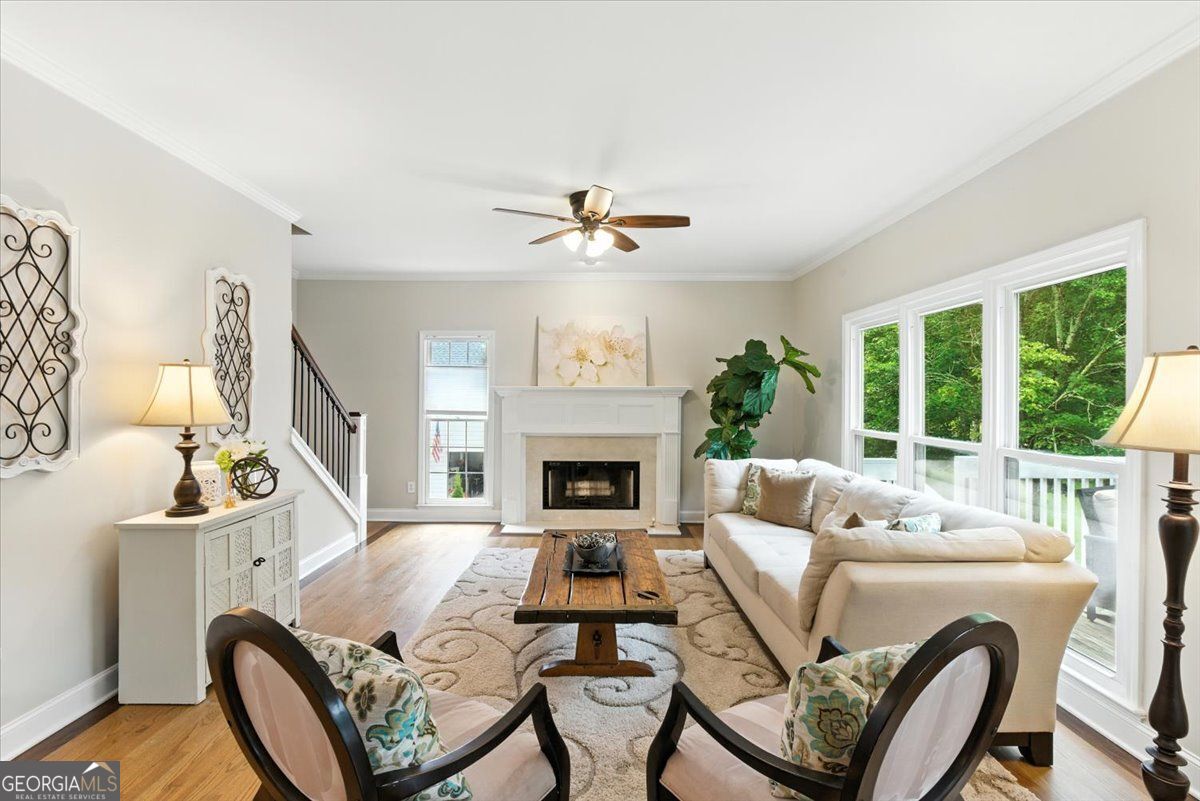 1042 AVERY CREEK DR