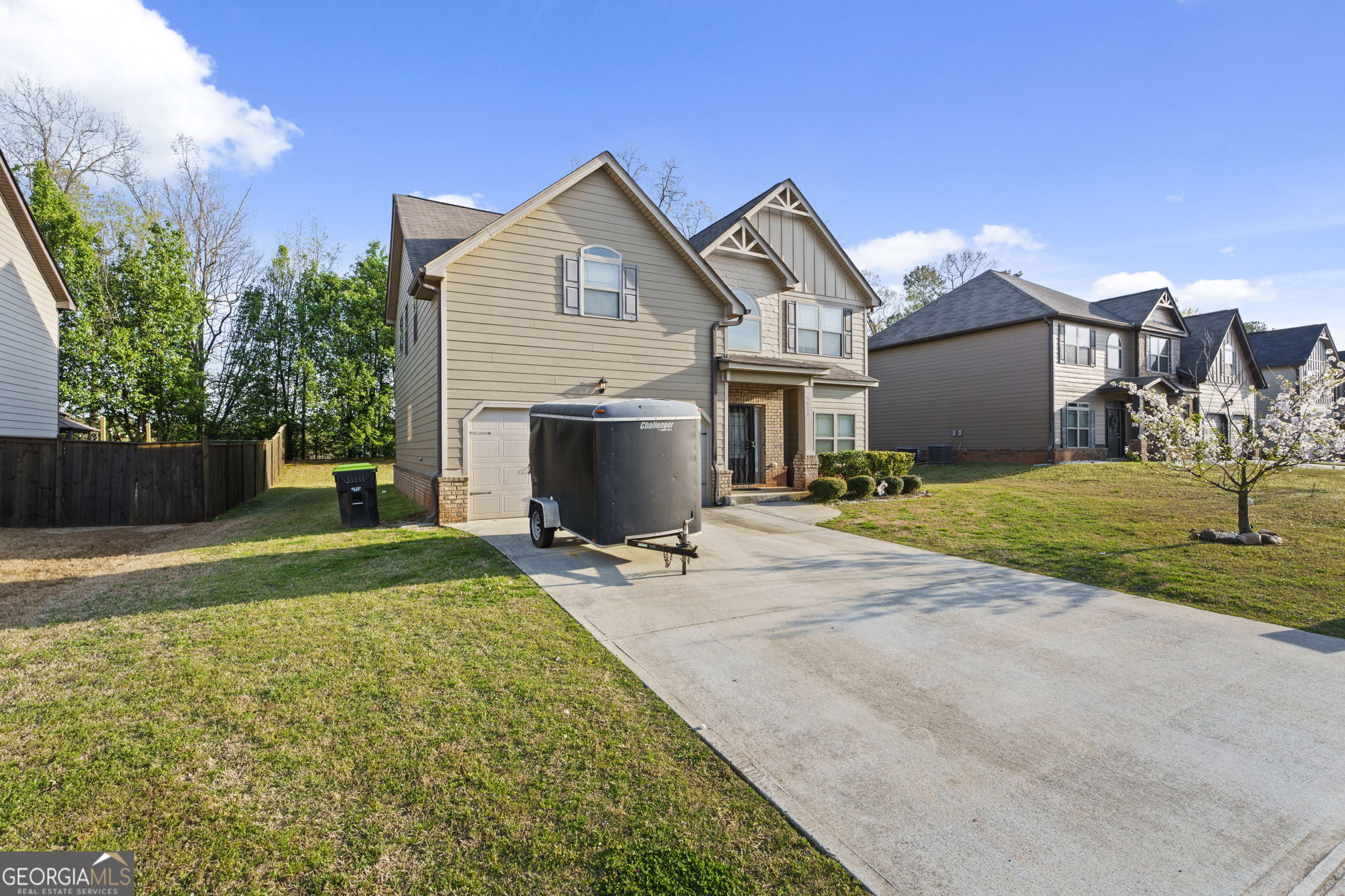 6870 Diamond DR