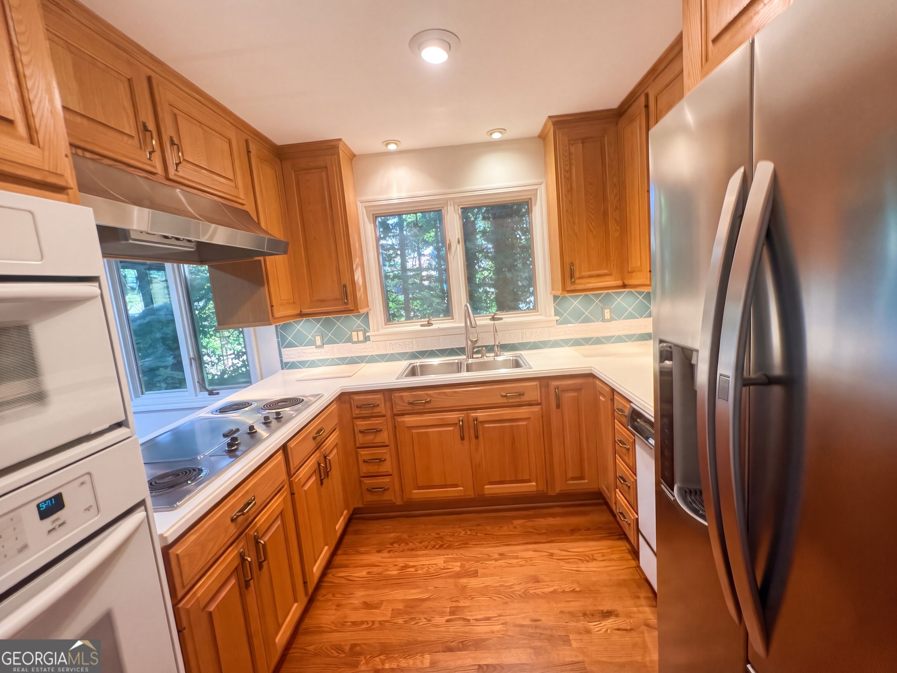 744 Fairfield DR