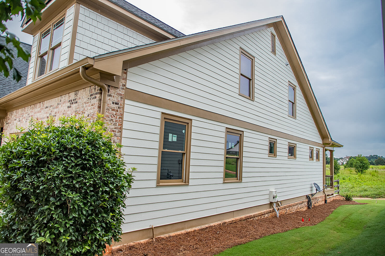 1211 Hawthorne CIR