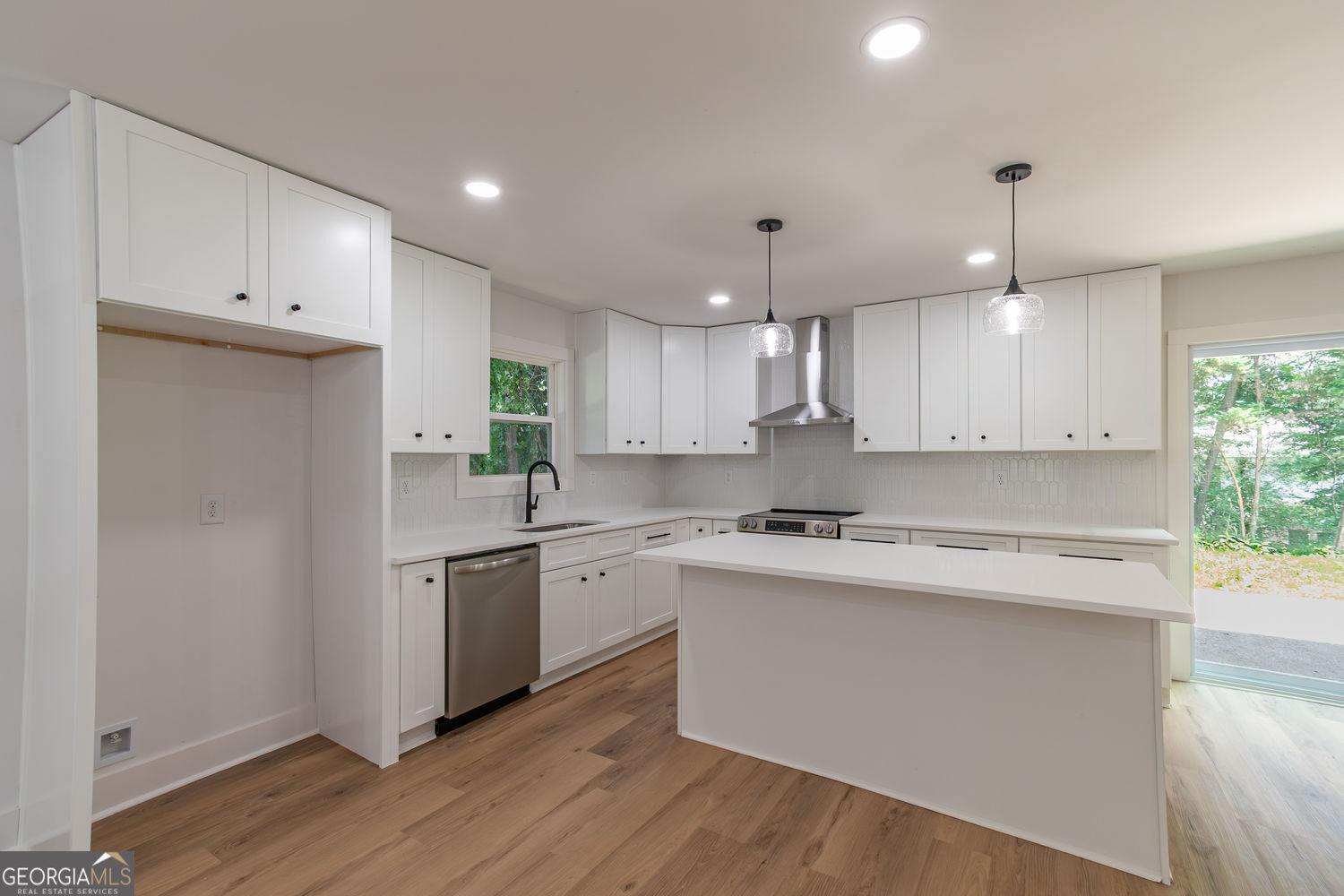 Duluth, Georgia 30096, United States, 4 Bedrooms Bedrooms, ,3 BathroomsBathrooms,Residential,Active,163431