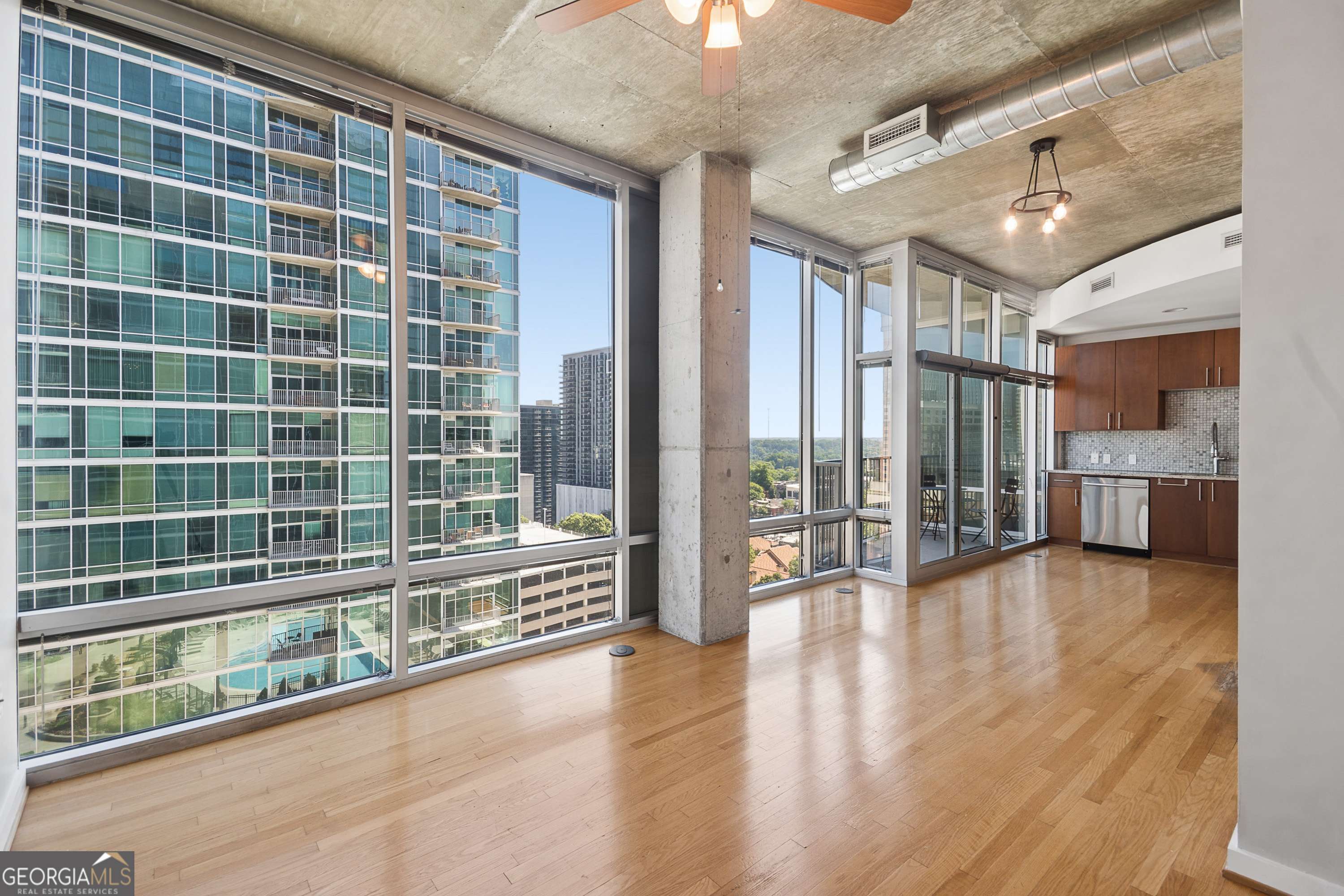 923 Peachtree ST NE 1332