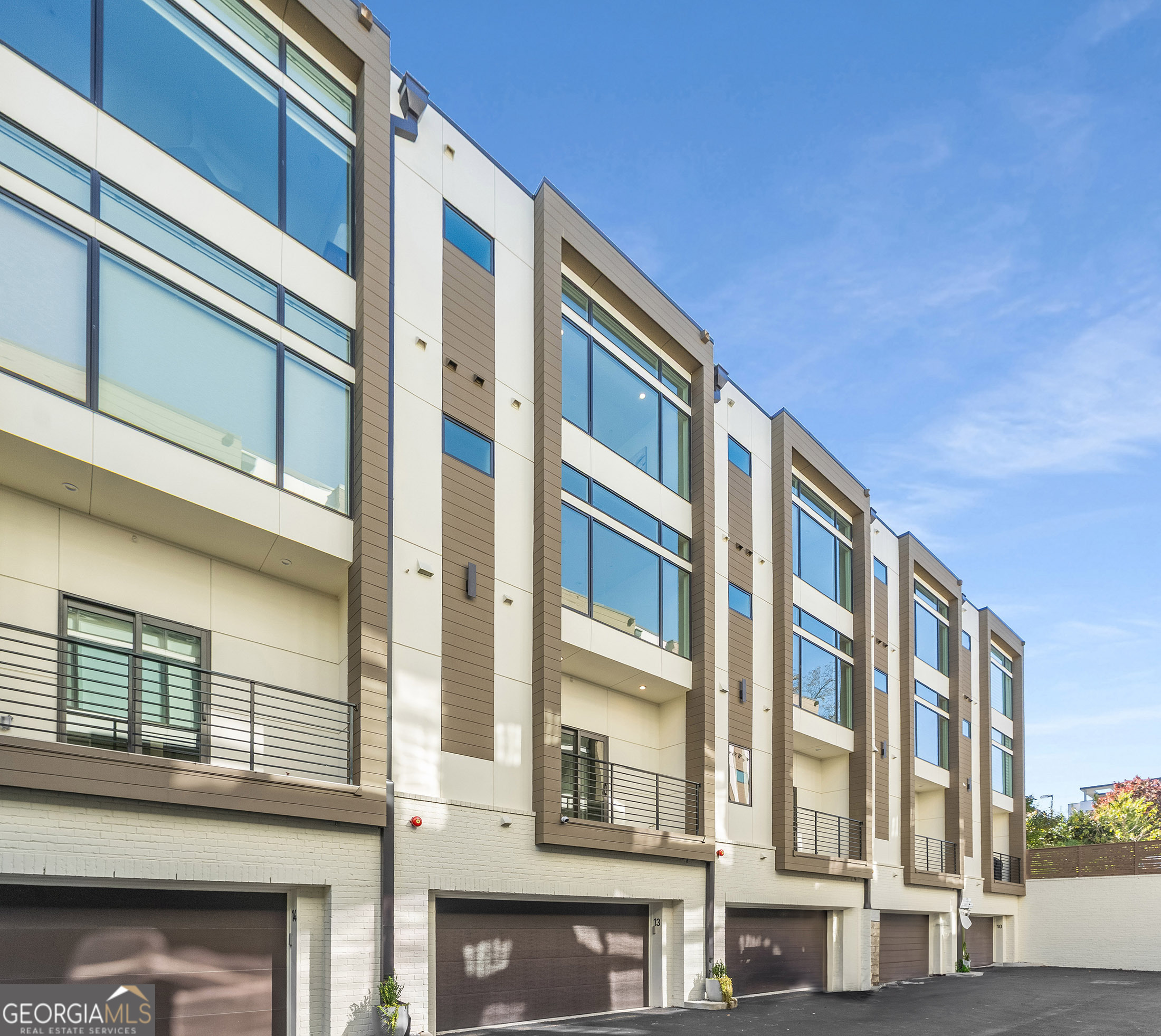 1099 North AVE NE 12