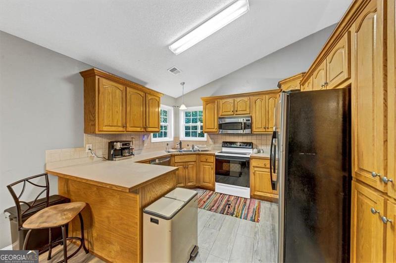 HIGHLAND POINTE - Residential