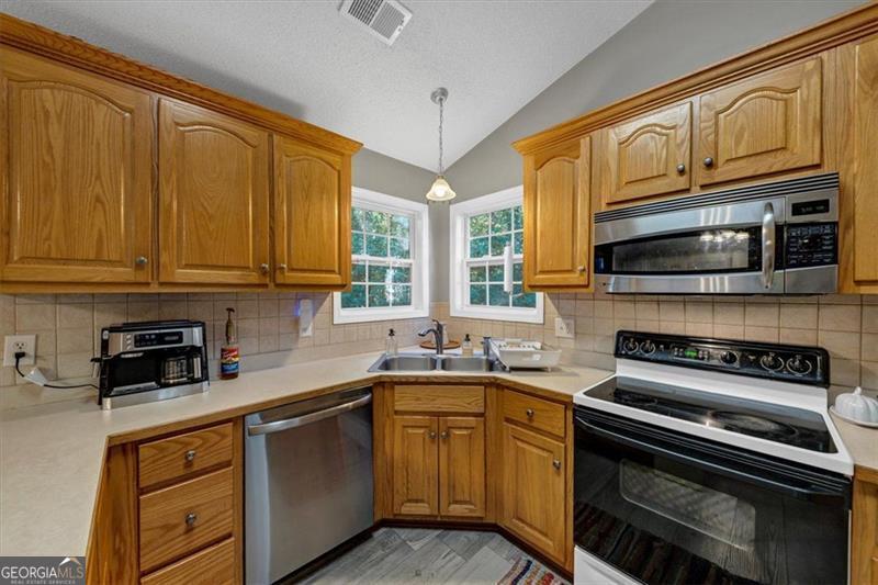 HIGHLAND POINTE - Residential