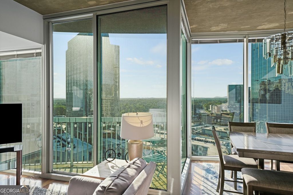 Photo of 3324 Peachtree Road NE #1518, Atlanta, GA 30326 (MLS # 10729189)