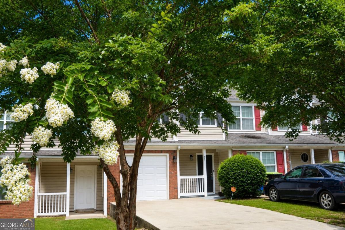 1445 Maple Valley CT