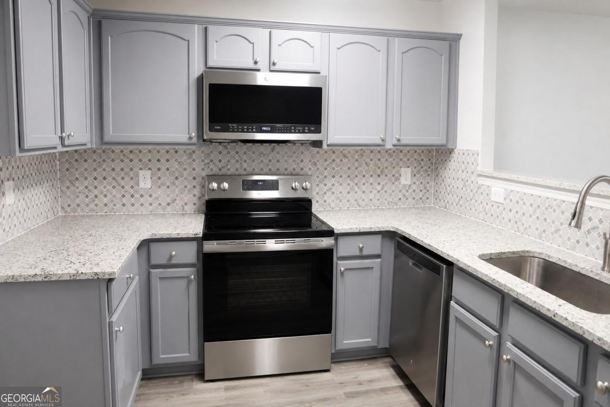 1445 Maple Valley CT