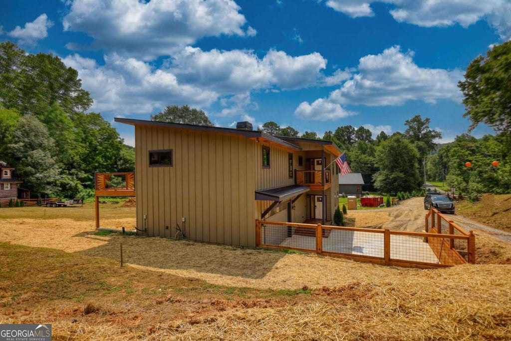 Photo of 483 Church Street, Blue Ridge, GA 30513 (MLS # 10817577)
