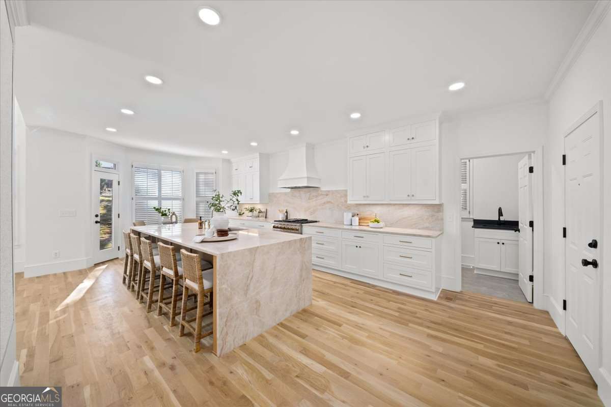 3920 Brookline DR NE