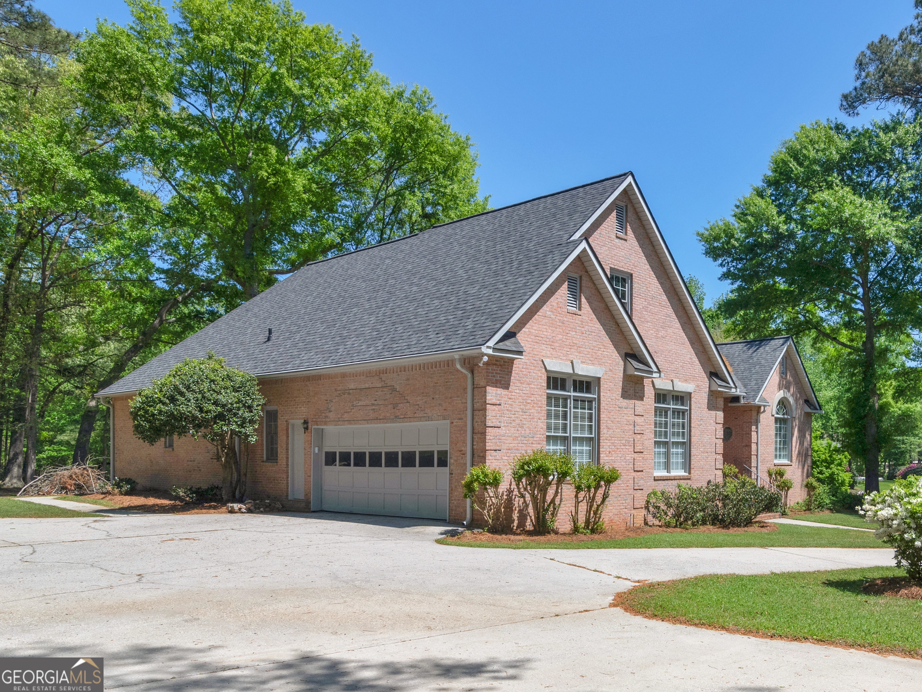 8560 Canal DR