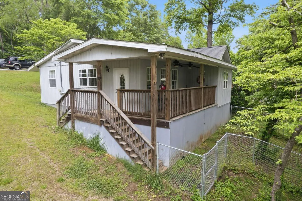114 Flatrock Road SE