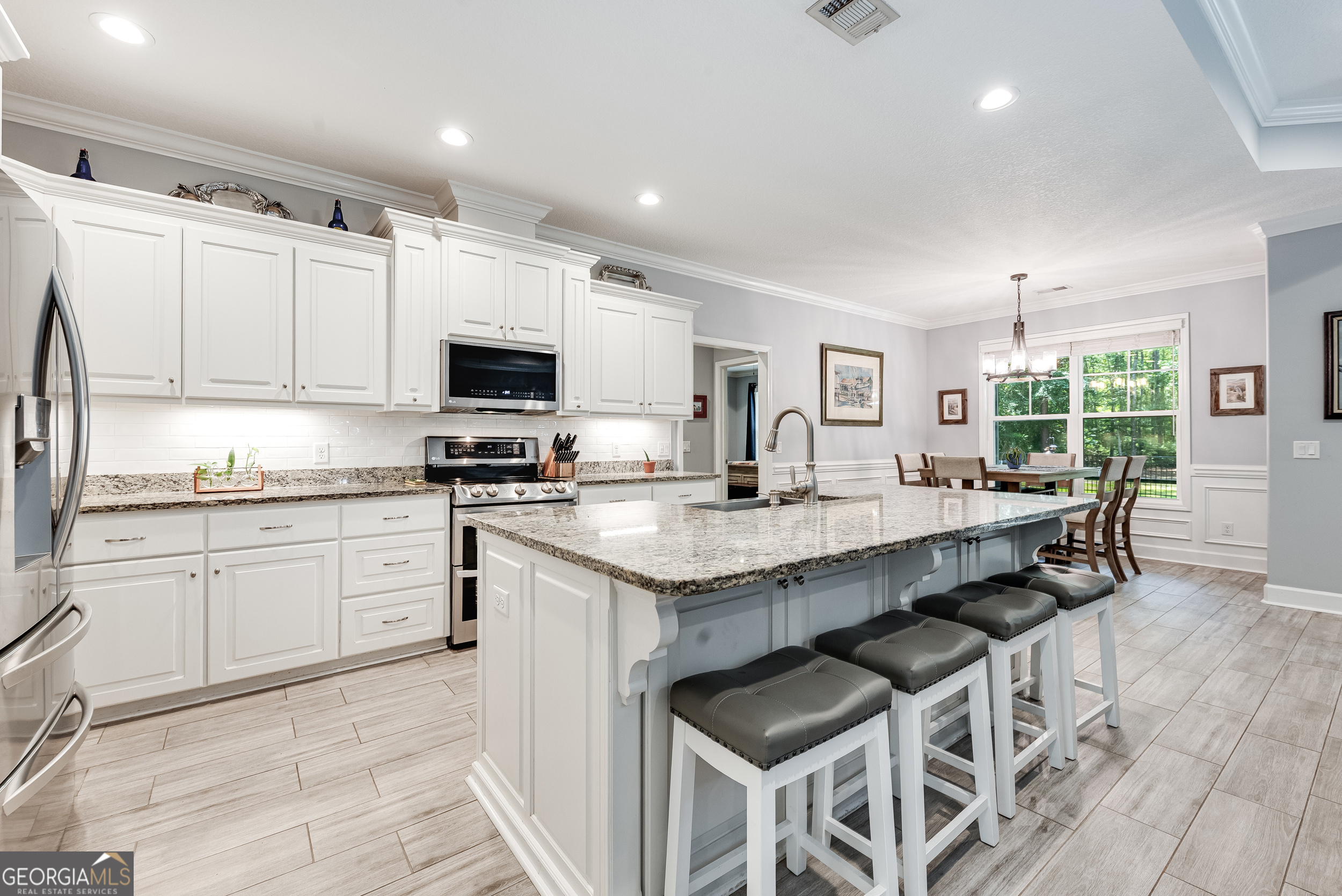 427 Lighthouse CIR