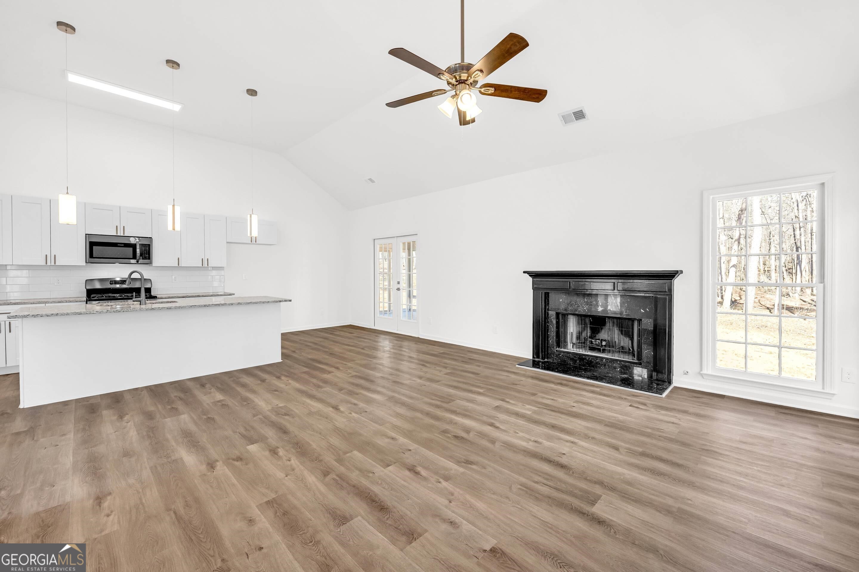 Lee's Crossing - Residential