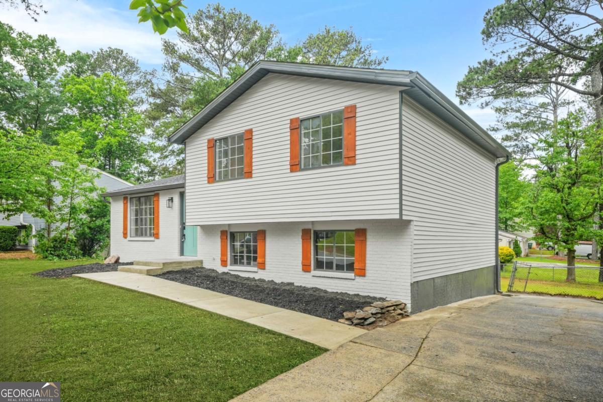 1355 Tucker Woods DR