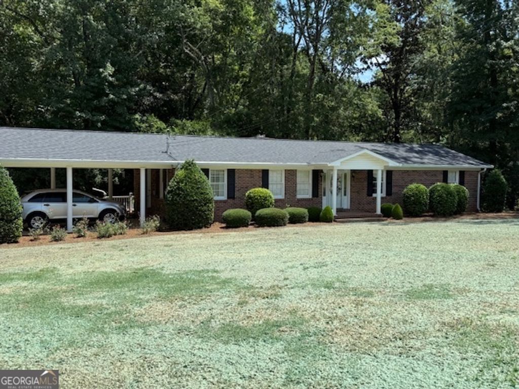 Photo of 814 Evergreen Drive, Sandersville, GA 31082 (MLS # 10573811)