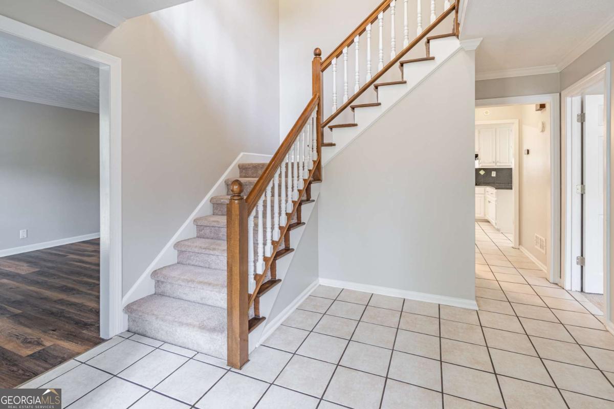 736 Singley DR