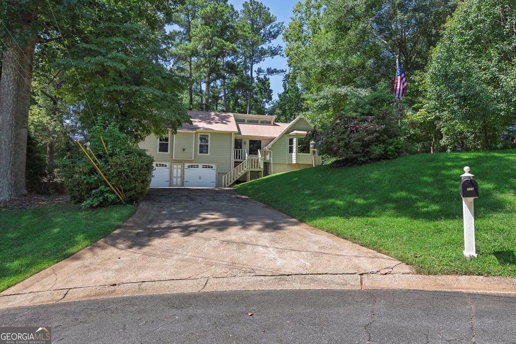 Photo of 709 Cobb Trail, Woodstock, GA 30188 (MLS # 10809225)