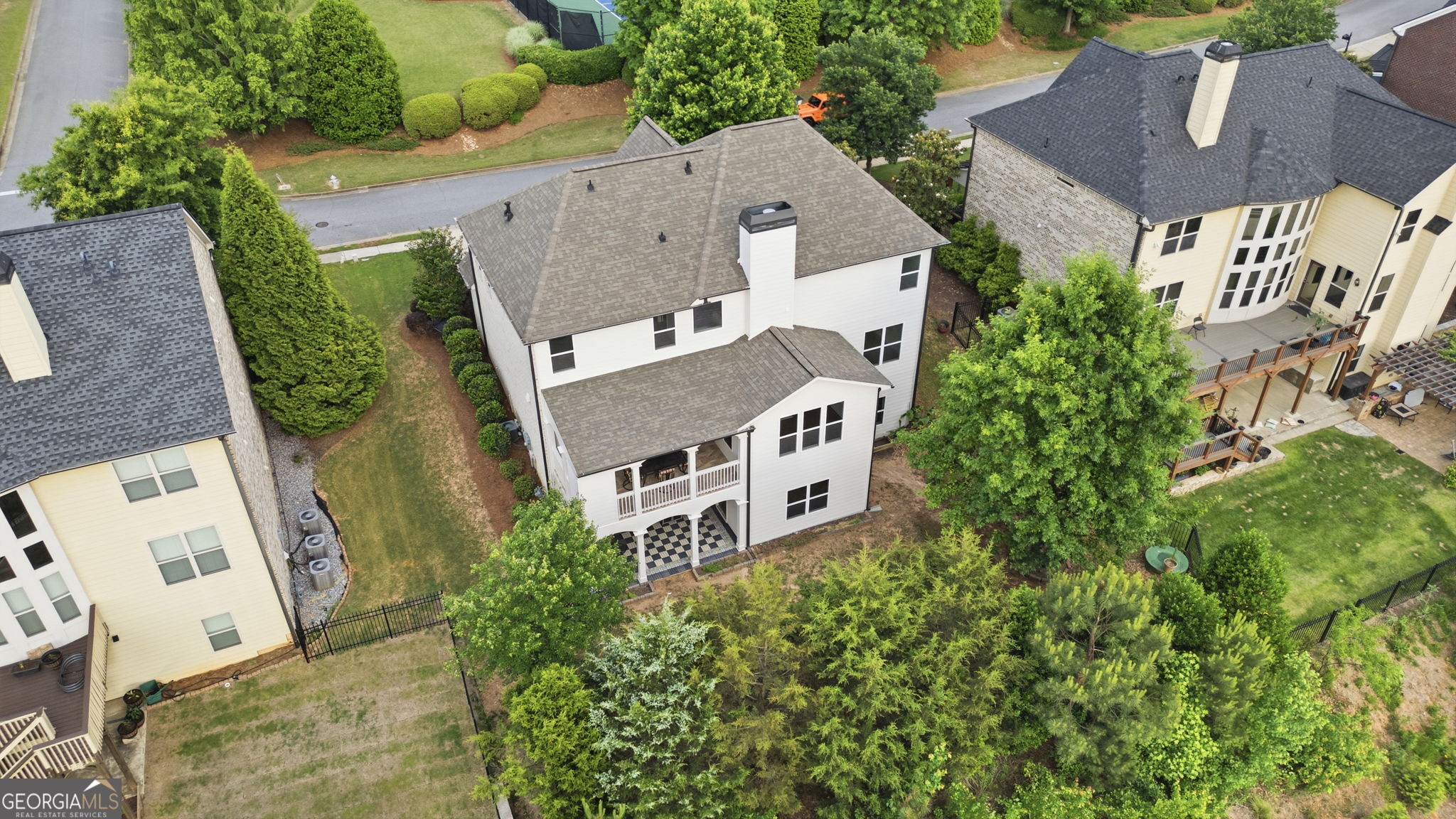 2855 Etienne LN