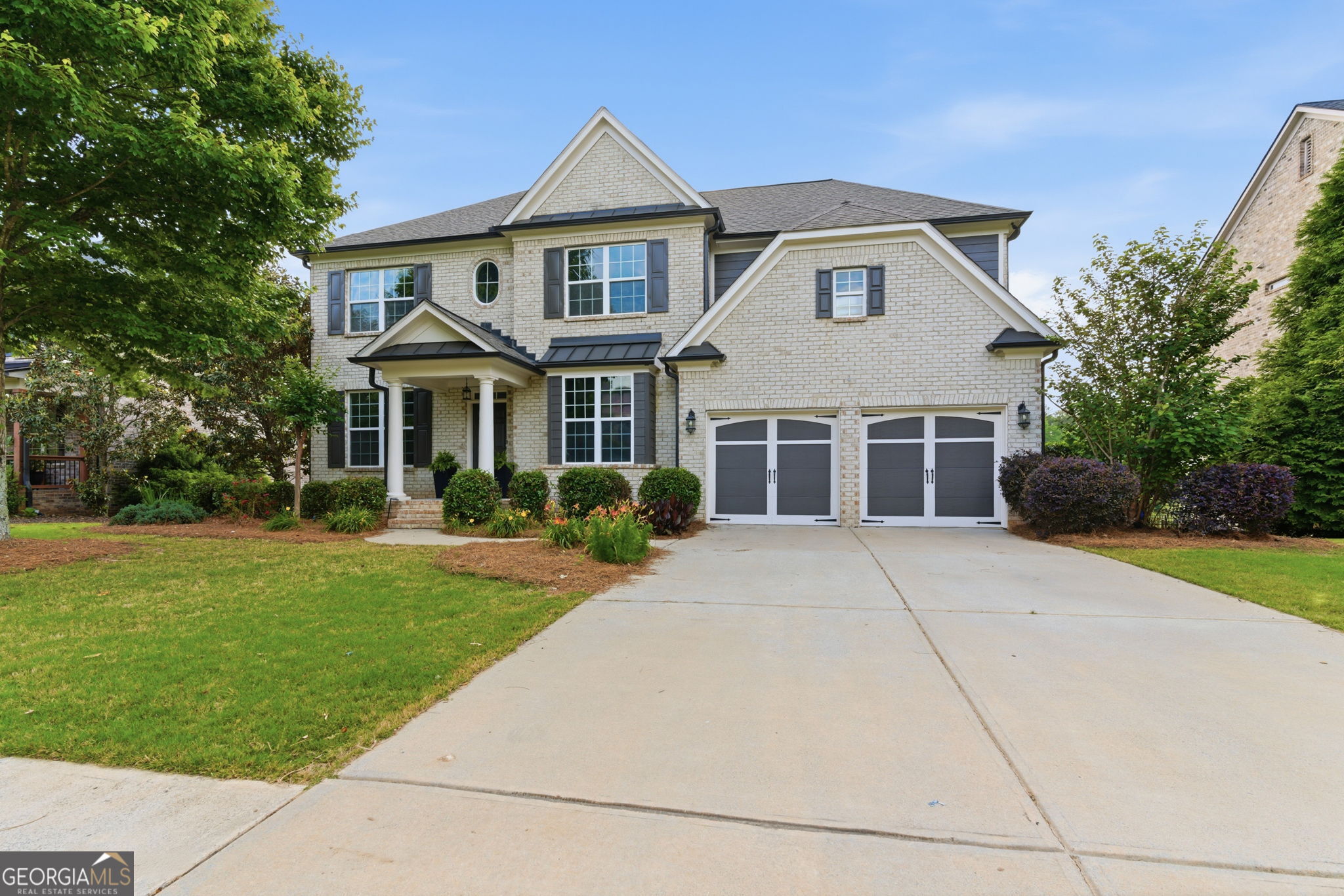2855 Etienne LN