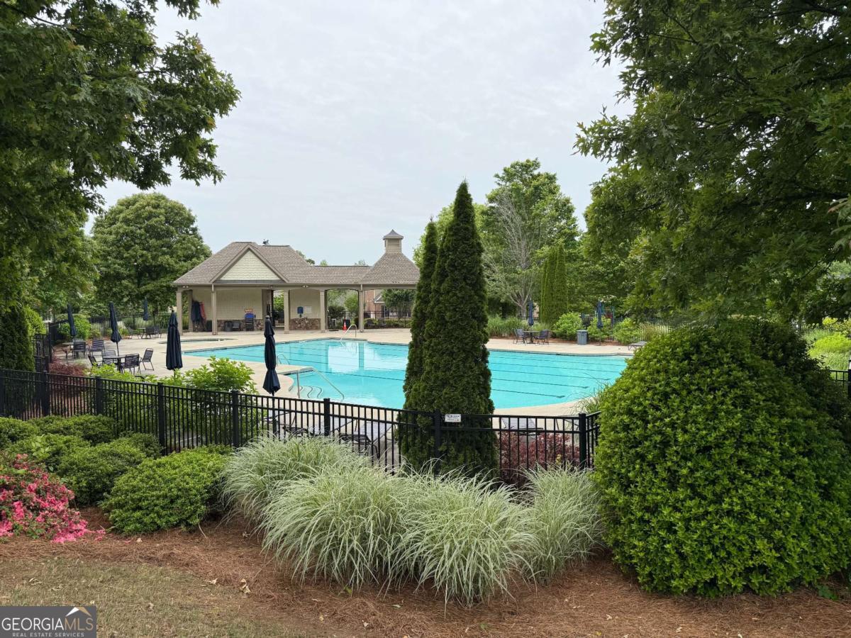 2855 Etienne LN