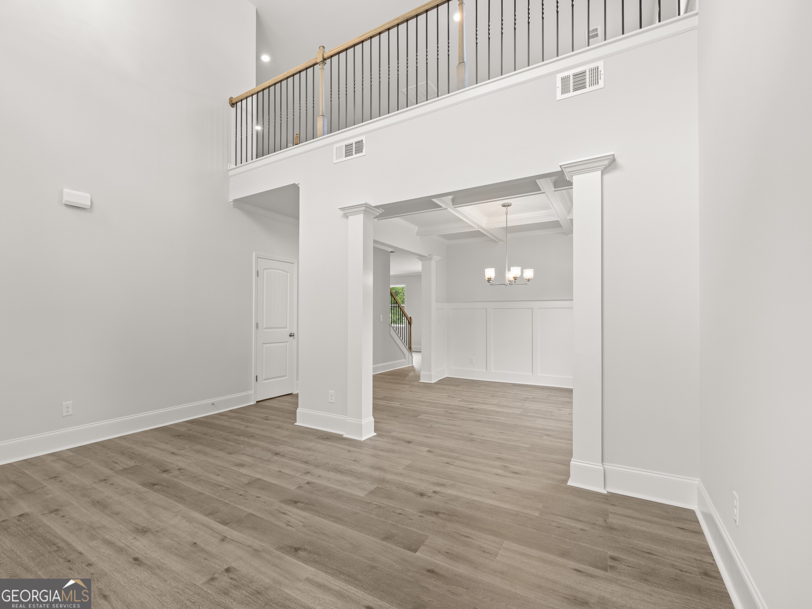 7162 Linden DR