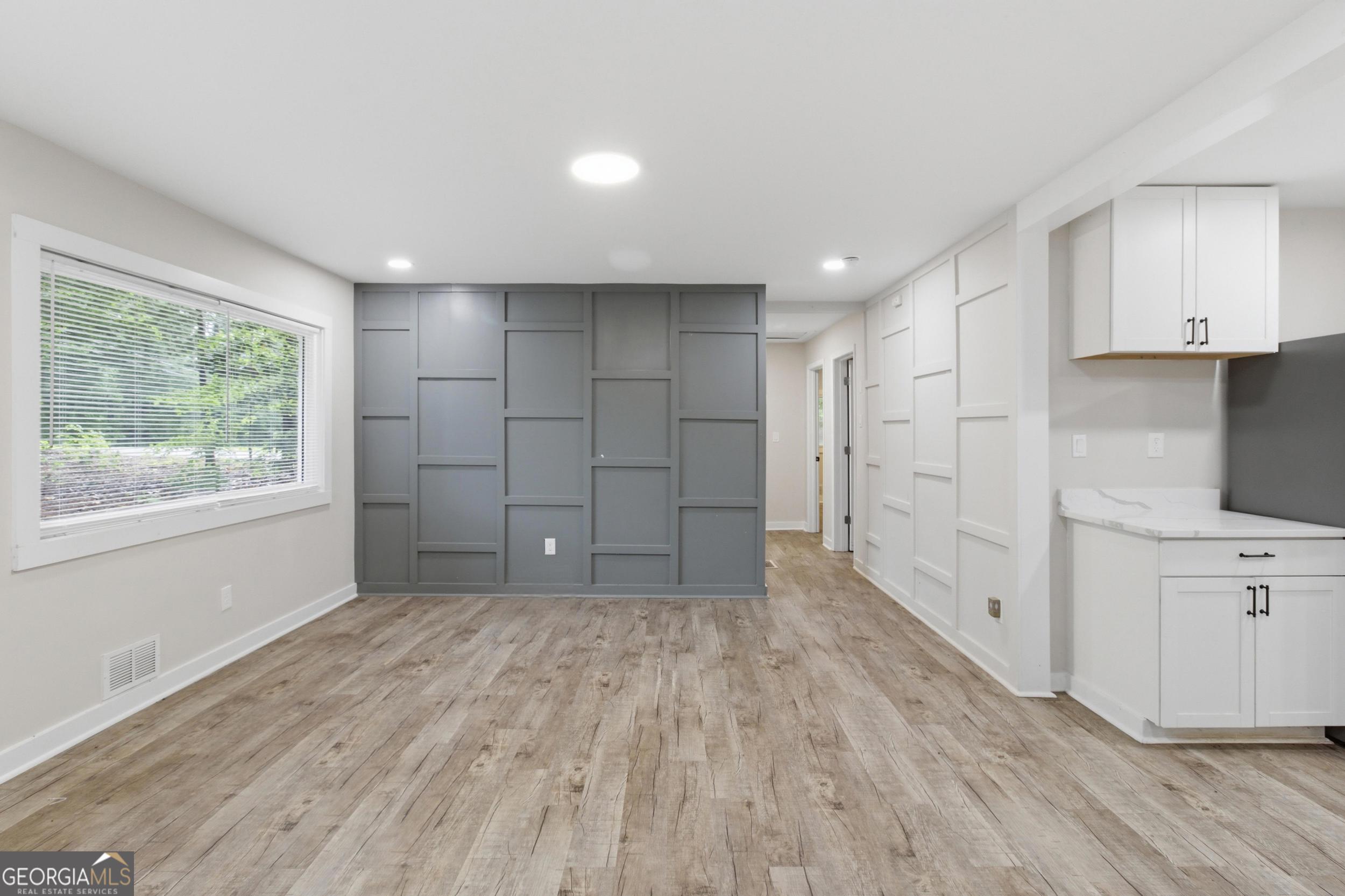 5948 James RD