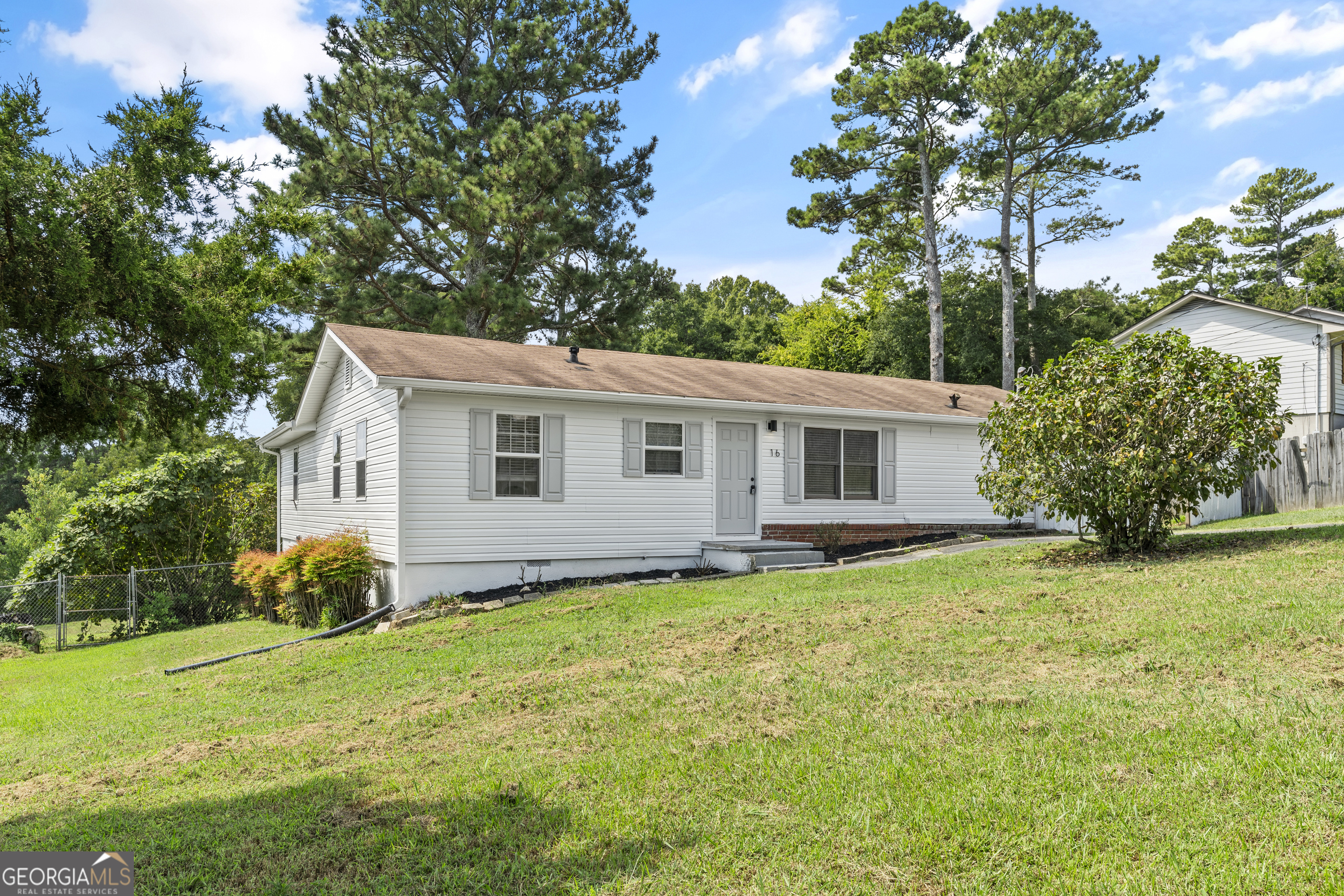 16 Barnesdale WAY NE