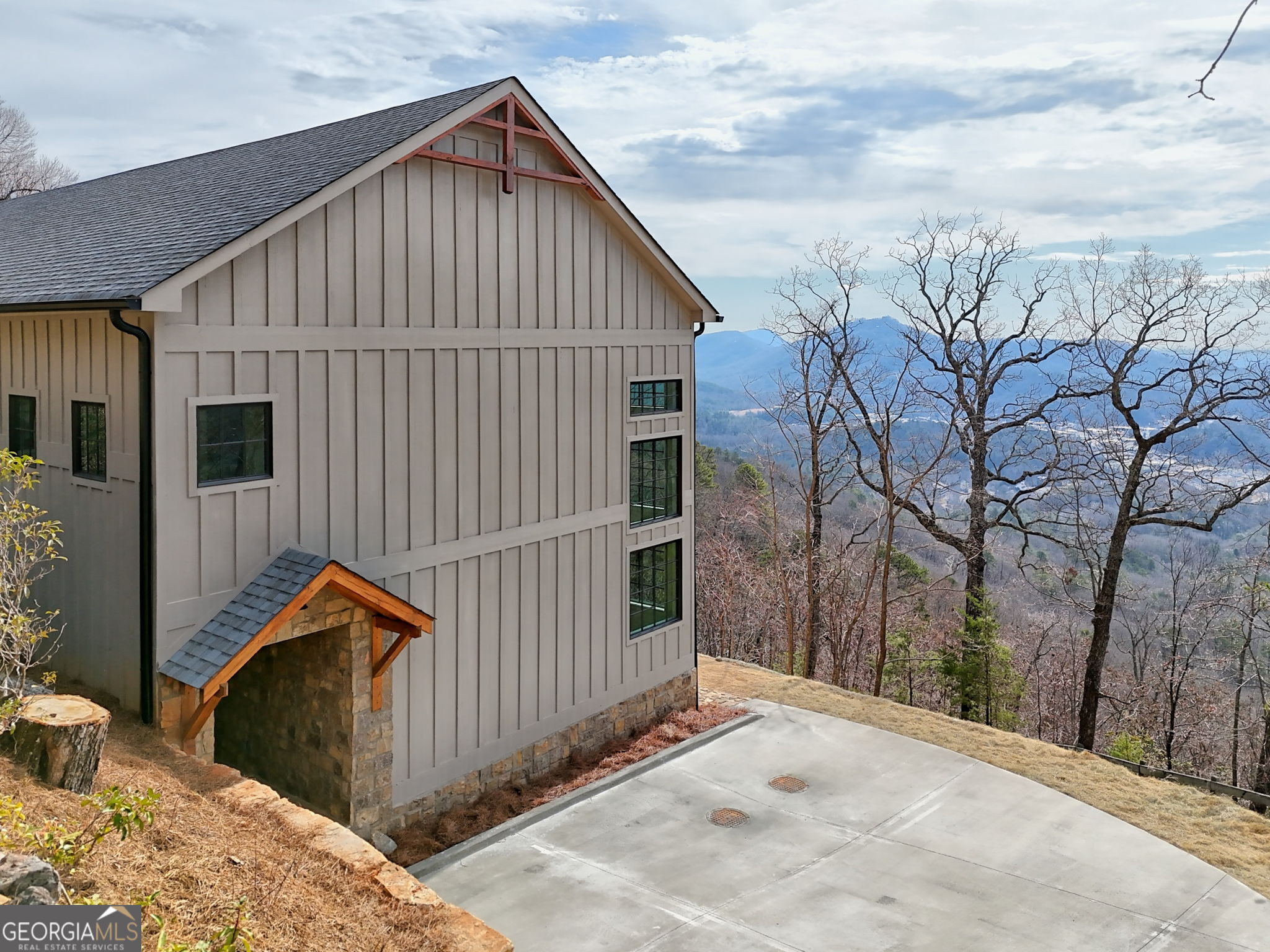 416 Winding View