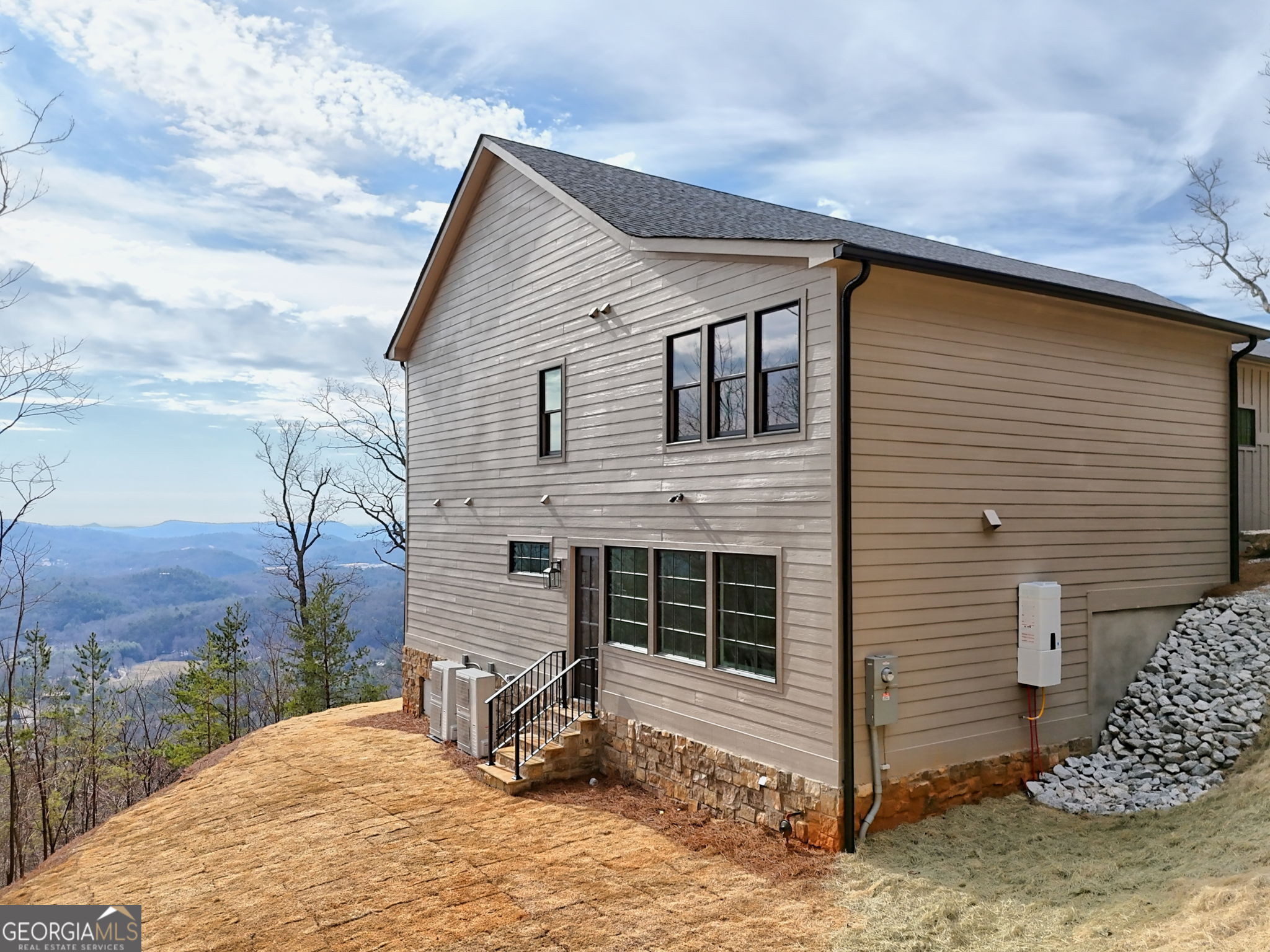 416 Winding View