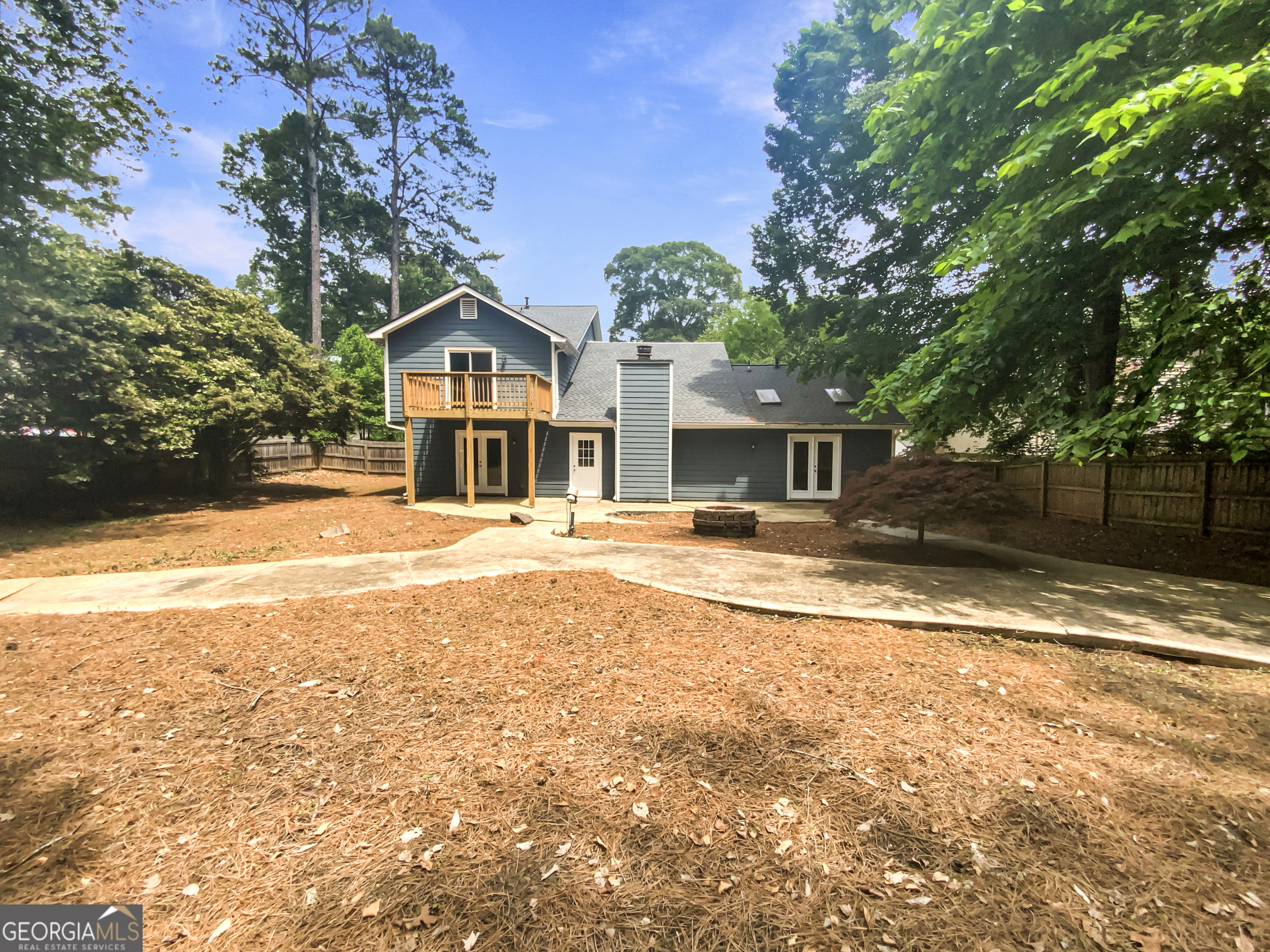 ALPINE LAKES - Residential