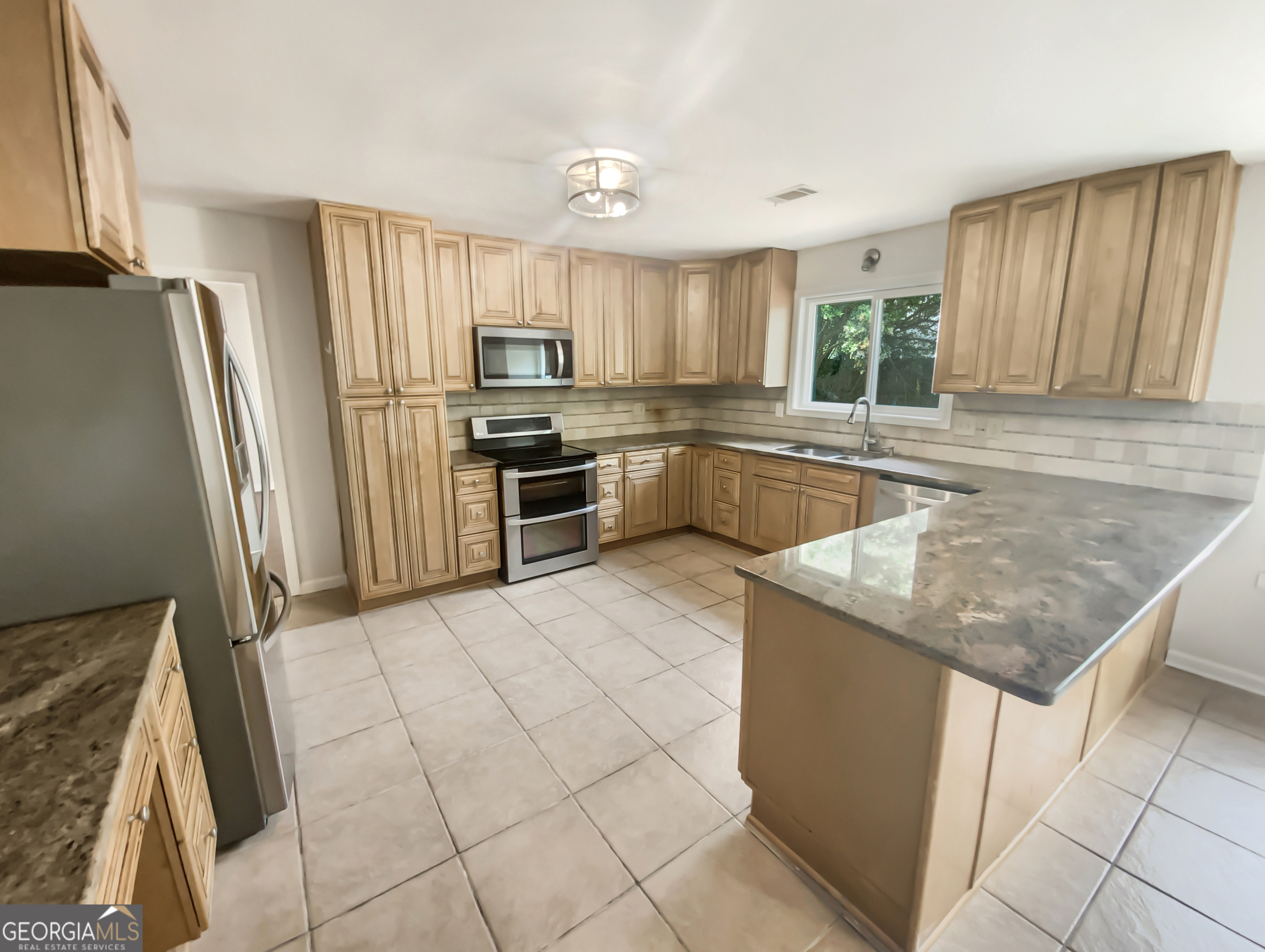 ALPINE LAKES - Residential