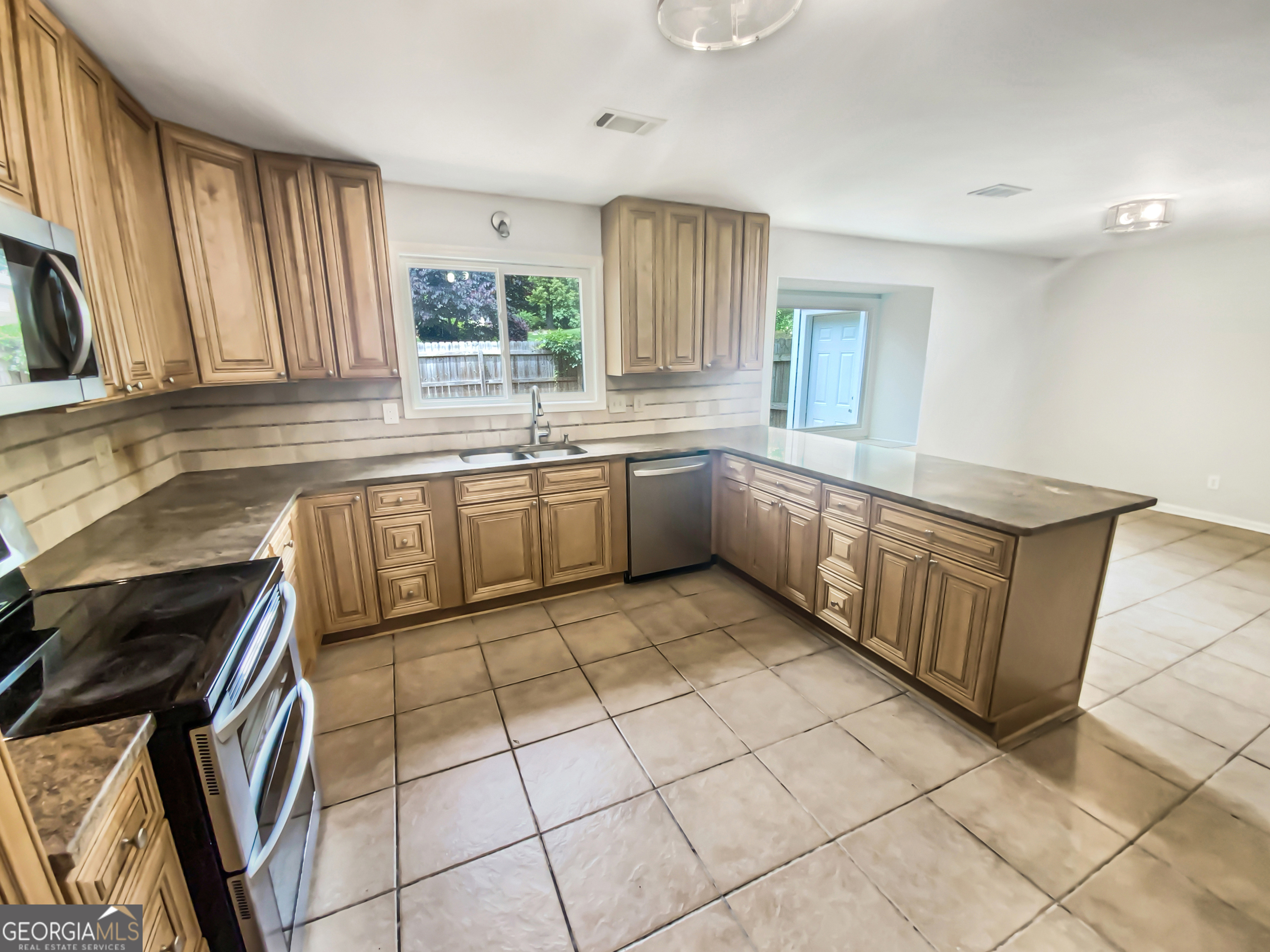 ALPINE LAKES - Residential