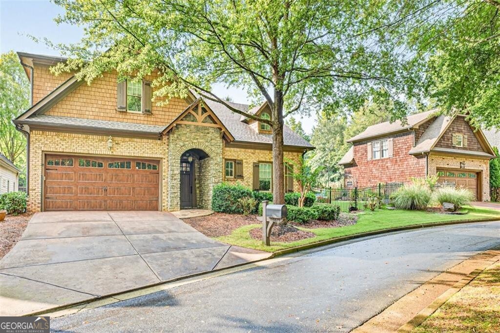 5829 Swinging Gate RD