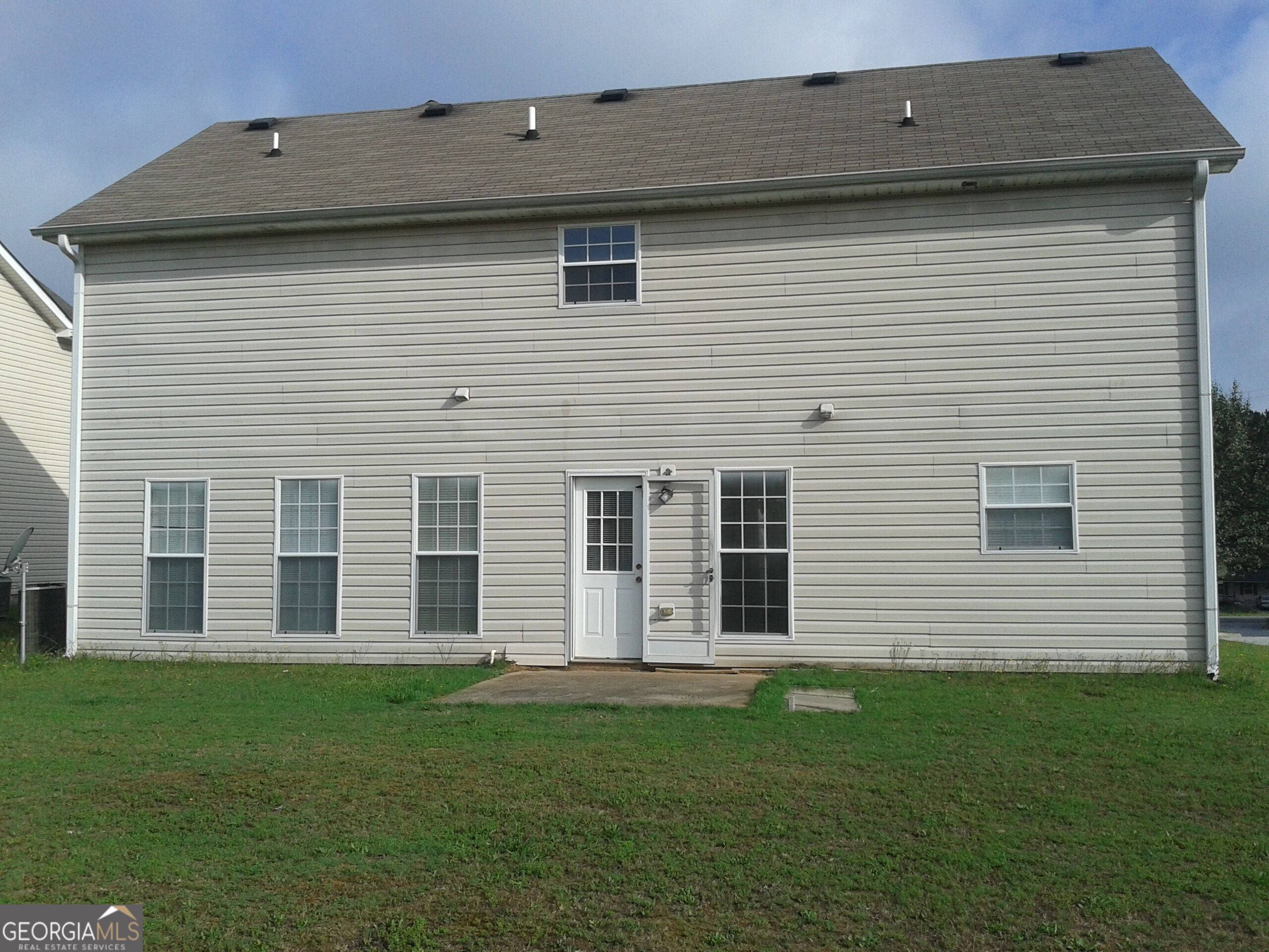 1379 Creekview CIR