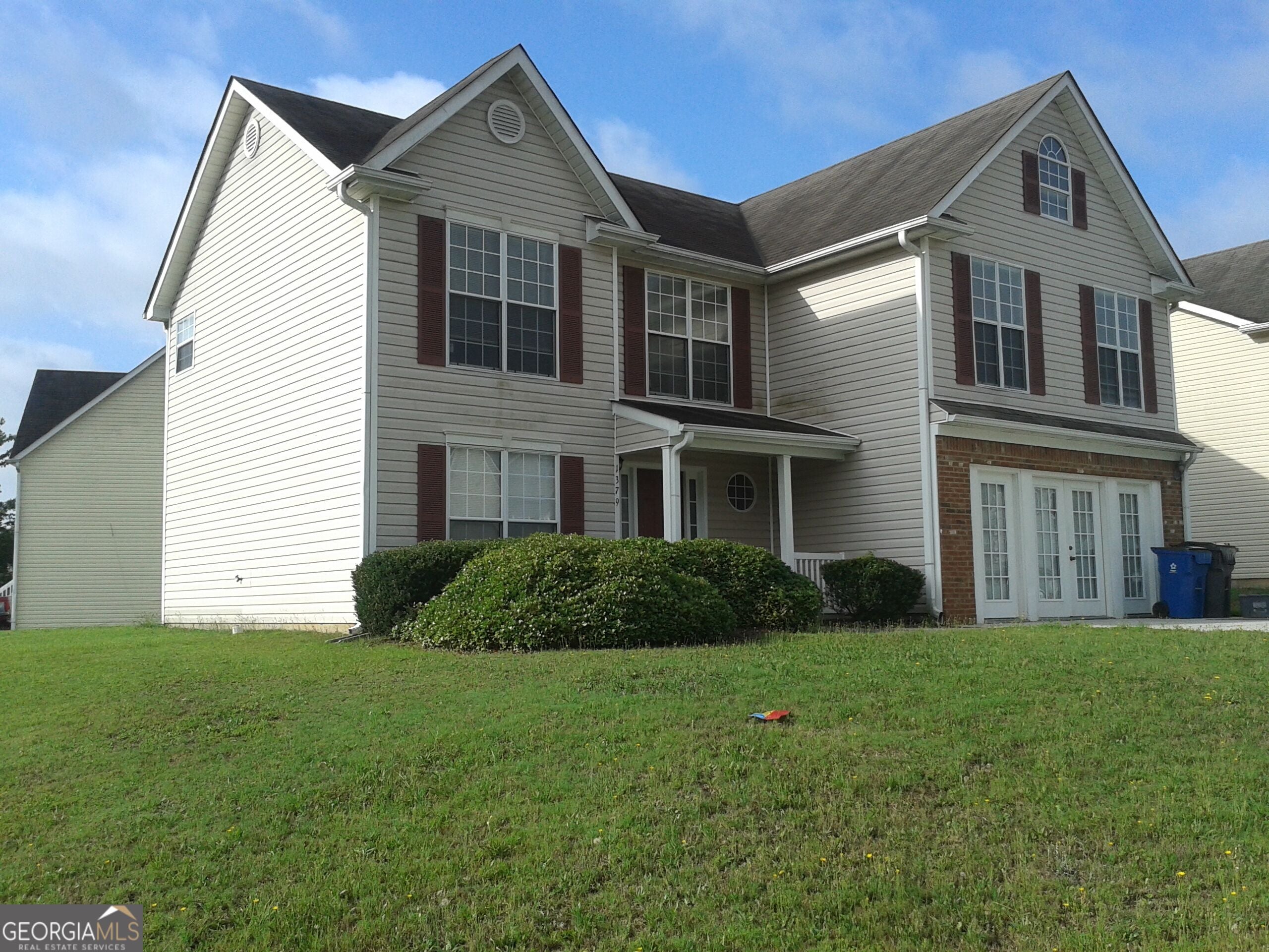 1379 Creekview CIR