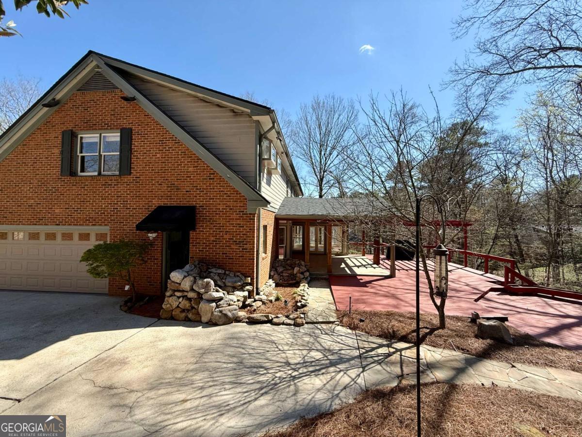 7300 Chattahoochee Bluff DR