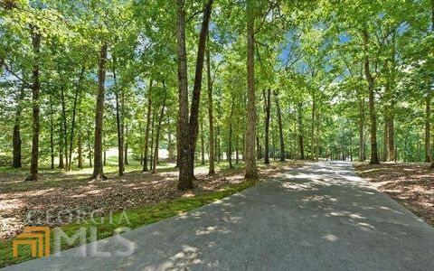 A home in Toccoa