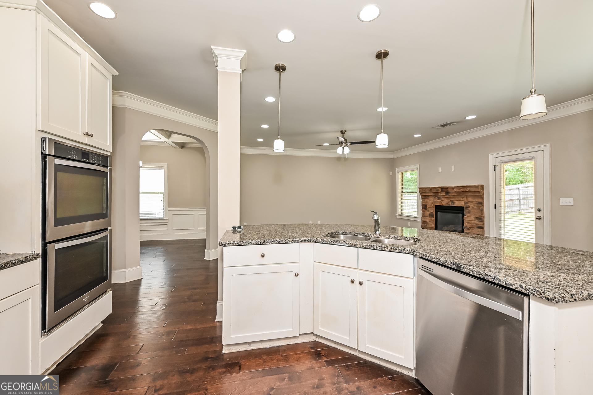 4840 Chickadee LN