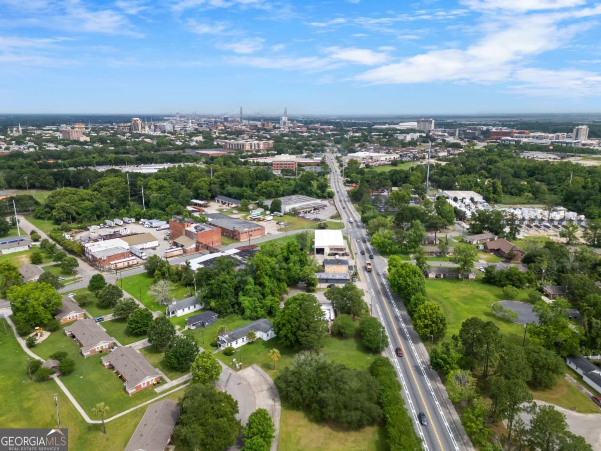 916-918 Rockefeller ST