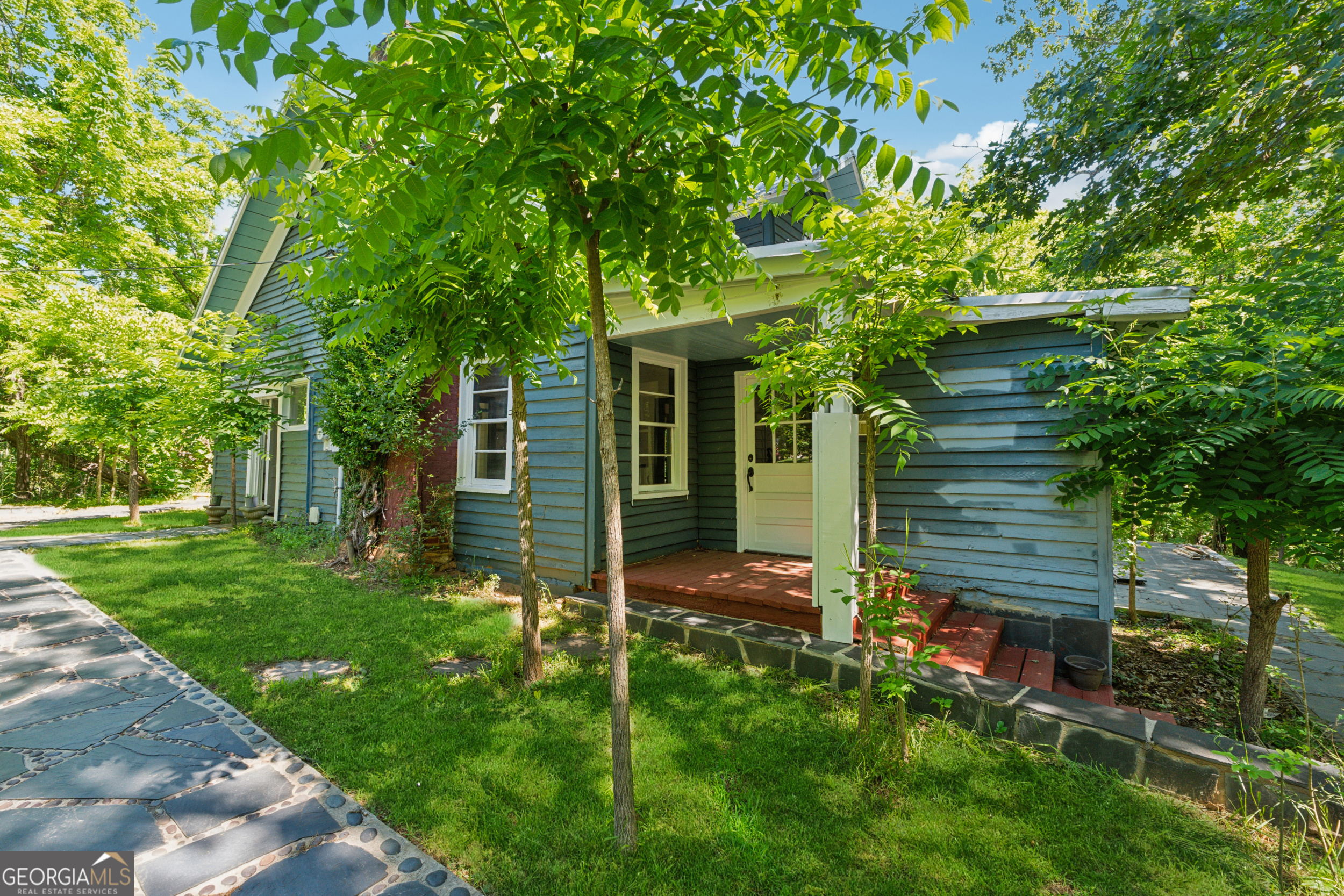 13795 Arnold Mill RD