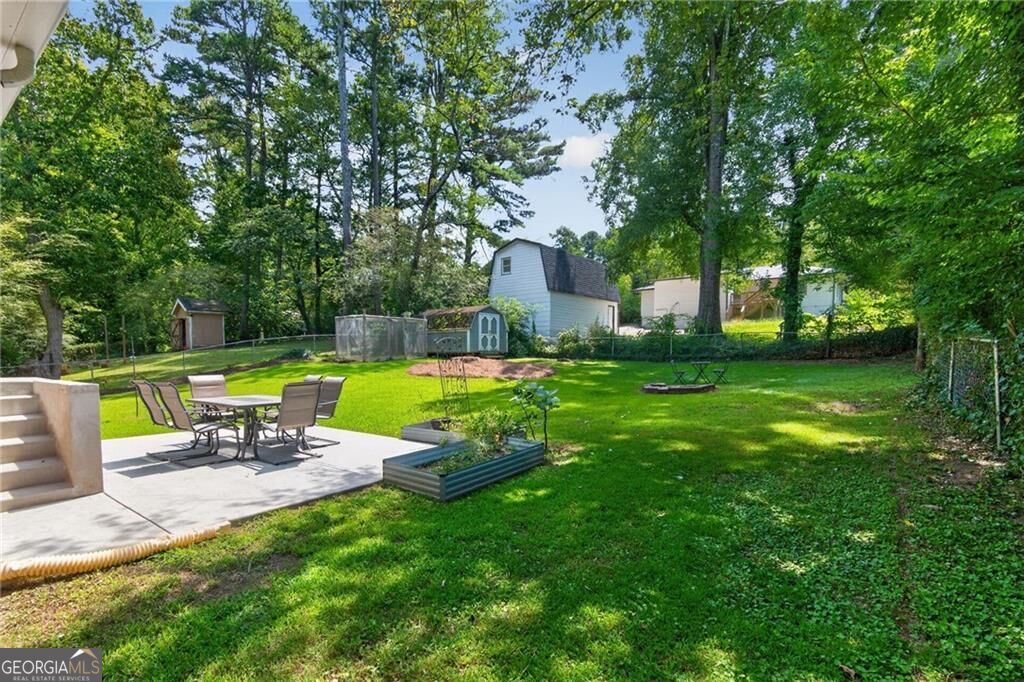 2399 Lakewood DR NW