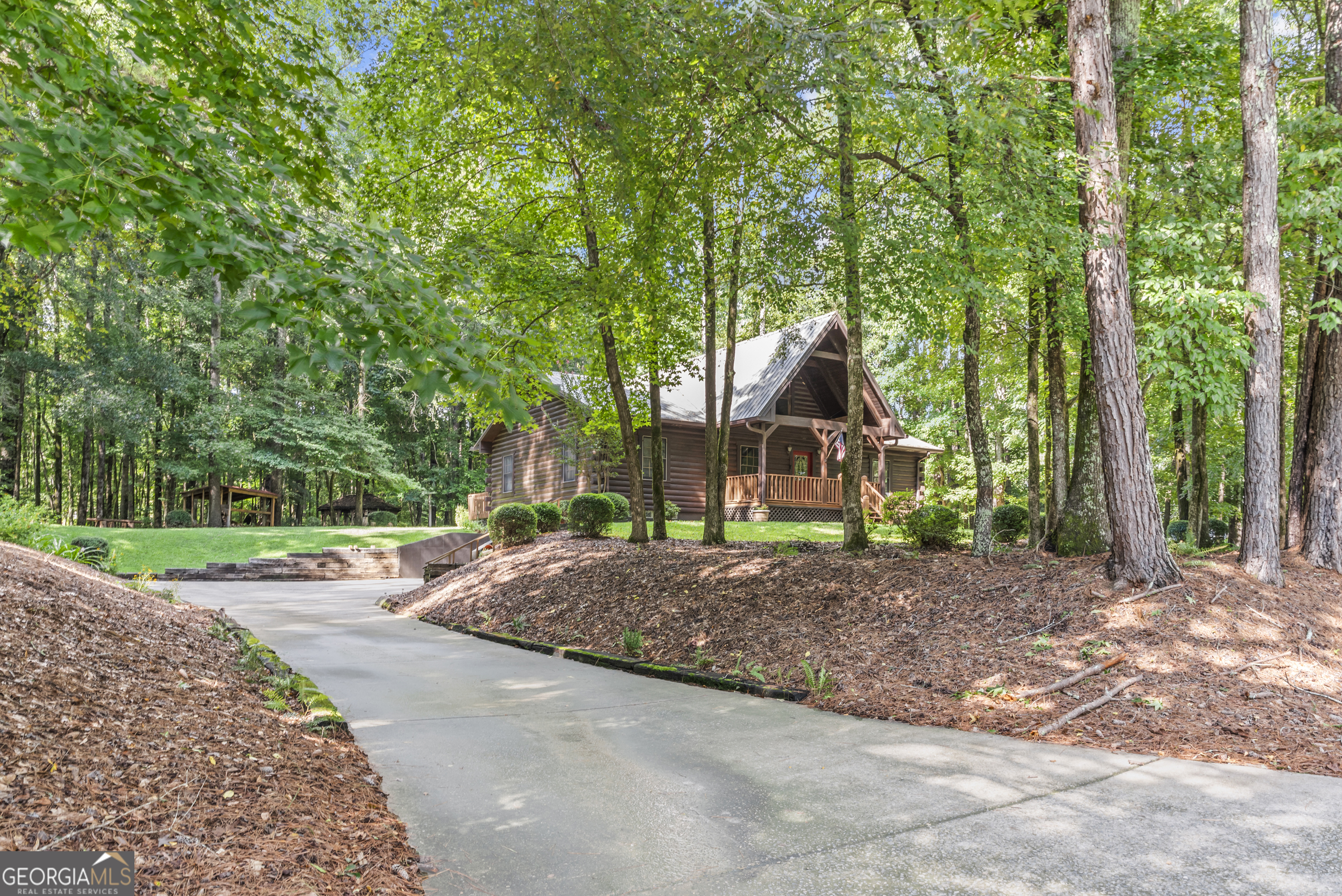 102 Lakeside DR