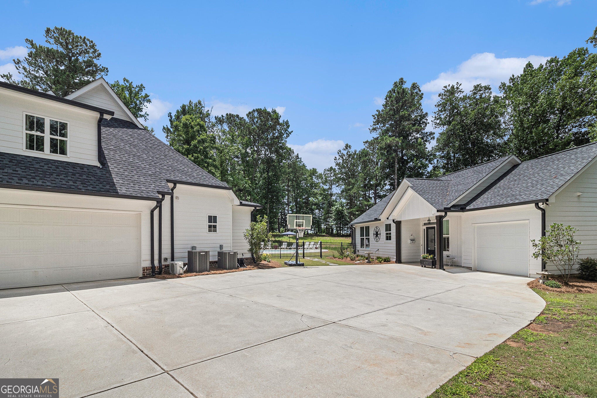 1229 Dean Hill RD