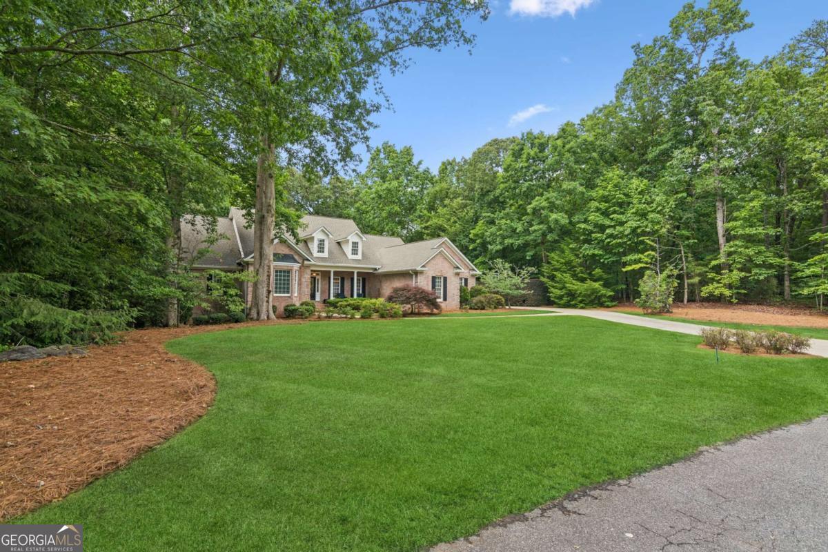 3445 Strawberry LN