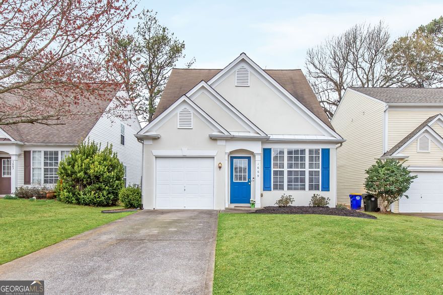 Awesome Location! Great neighborhood! Home features 3 bedrooms, 2 full baths, 1 half bath. Nice open floor plan. Spacious Master bedroom and bath on main with upstairs featuring two secondary bedrooms and loft, could be media room, or office, etc. Walking distance to Kennesaw Mountain Trails with great sidewalks, grocery shopping, restaurants, etc. Mins to 575 & 75, Marietta Square, Kennesaw, Kennesaw College. Very low maintenance exterior.