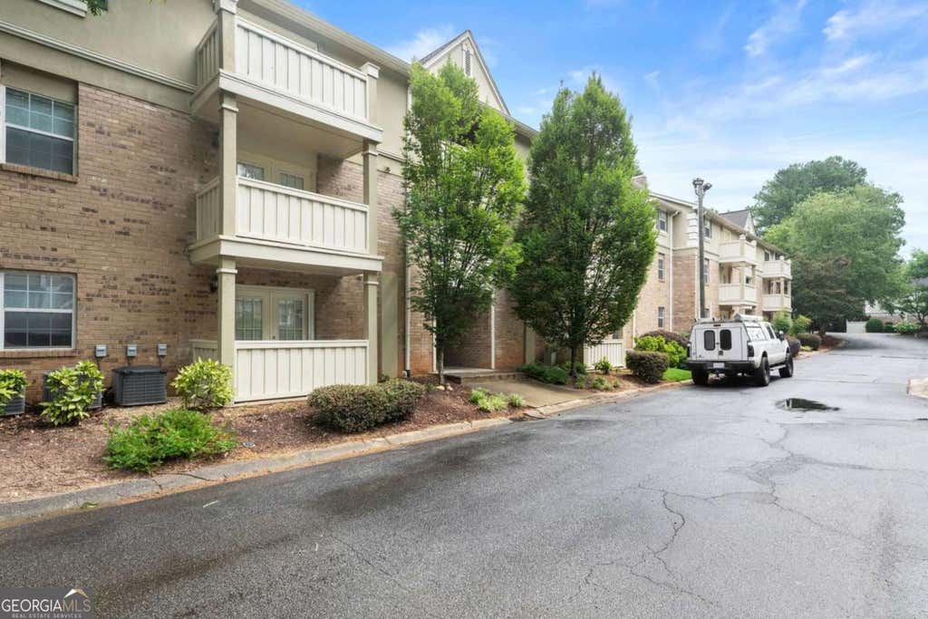 Photo of 6900 Roswell Road #Q17, Sandy Springs, GA 30328 (MLS # 10814654)
